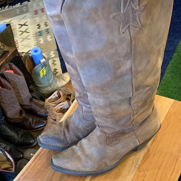 Brown Leather Western Boots with Star detail - Picture 5 of 11